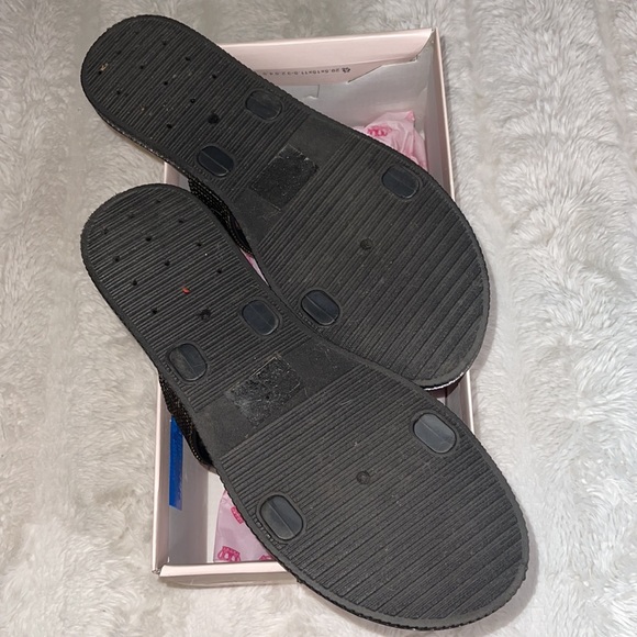 New in box Juicy Rhinestone Slides - Picture 2 of 3